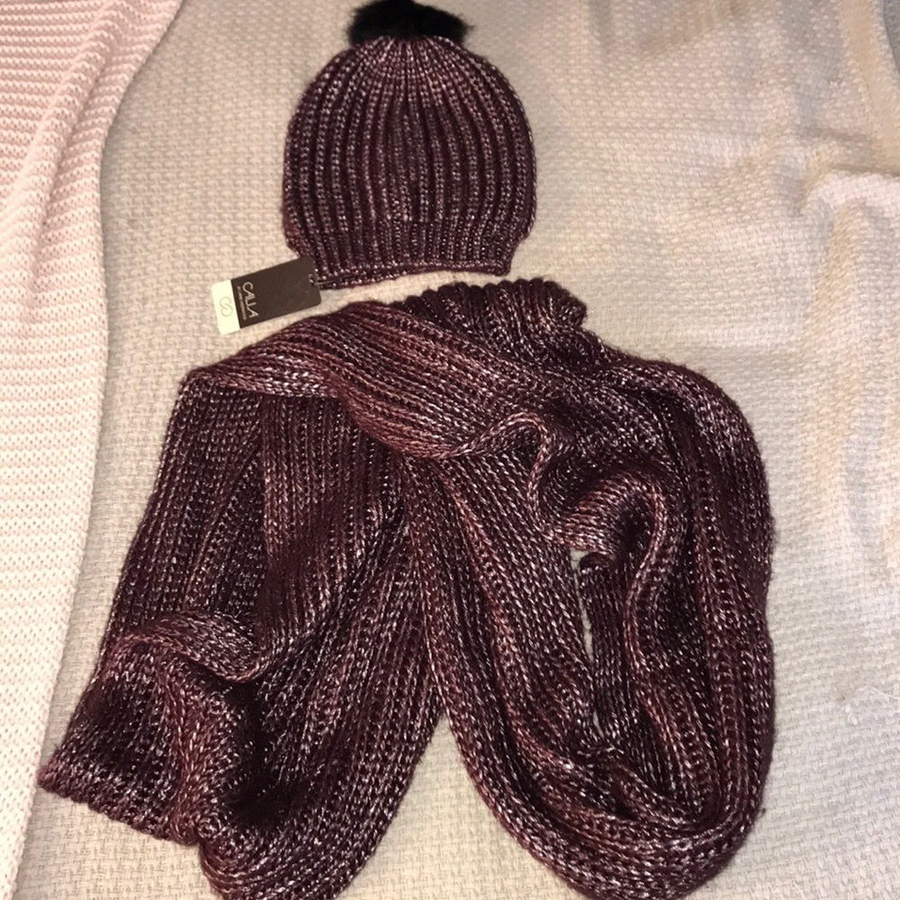 BNWT CALIA by Carrie Underwood scarf & beanie set